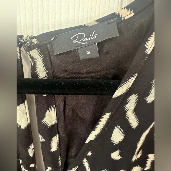 Rails Sophia Romper in Black Abstract Cheetah. Size Small. - Picture 8 of 10